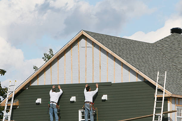 Professional Siding technician working in North Carolina, NC